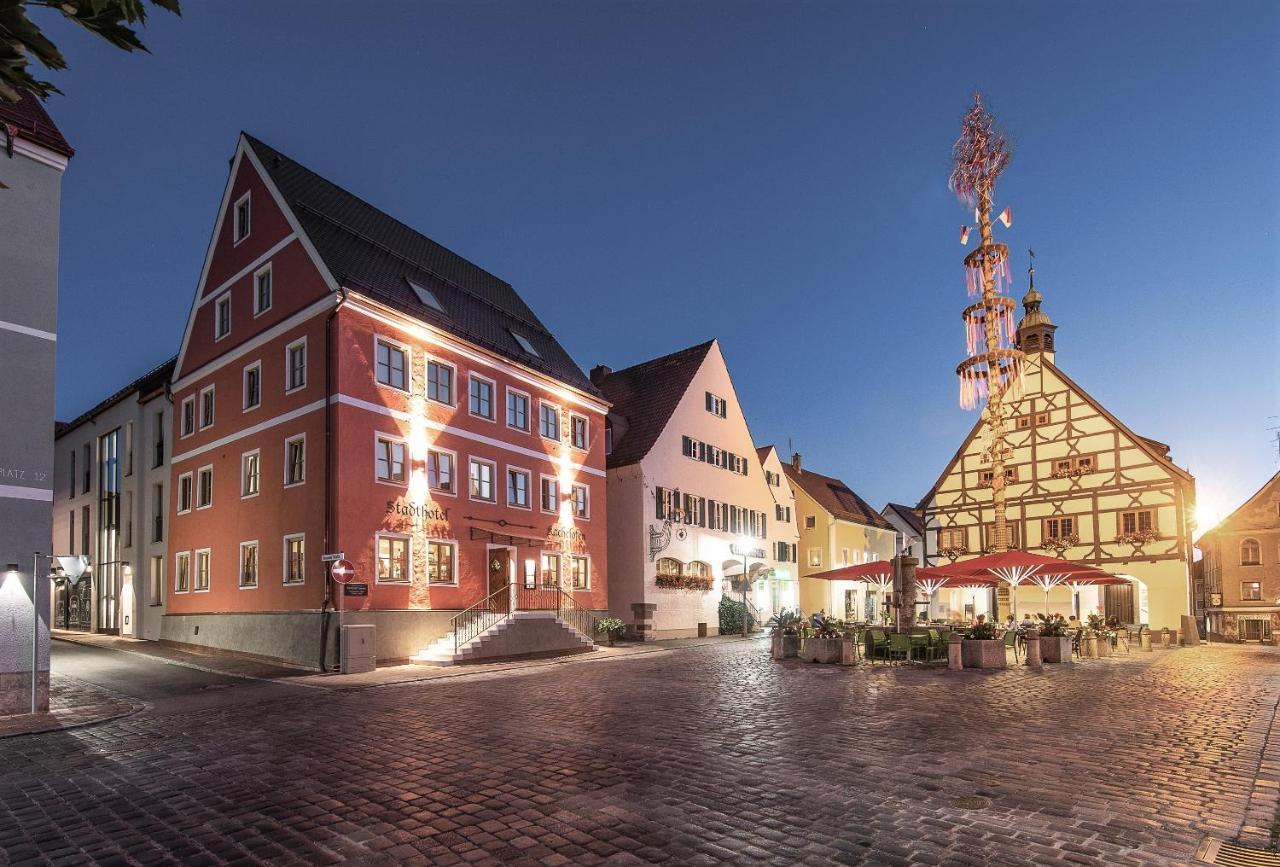 Stadthotel Kachelofen Krumbach Exterior photo